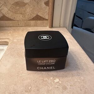 CHANEL Black Le Lift Pro Crème Volume